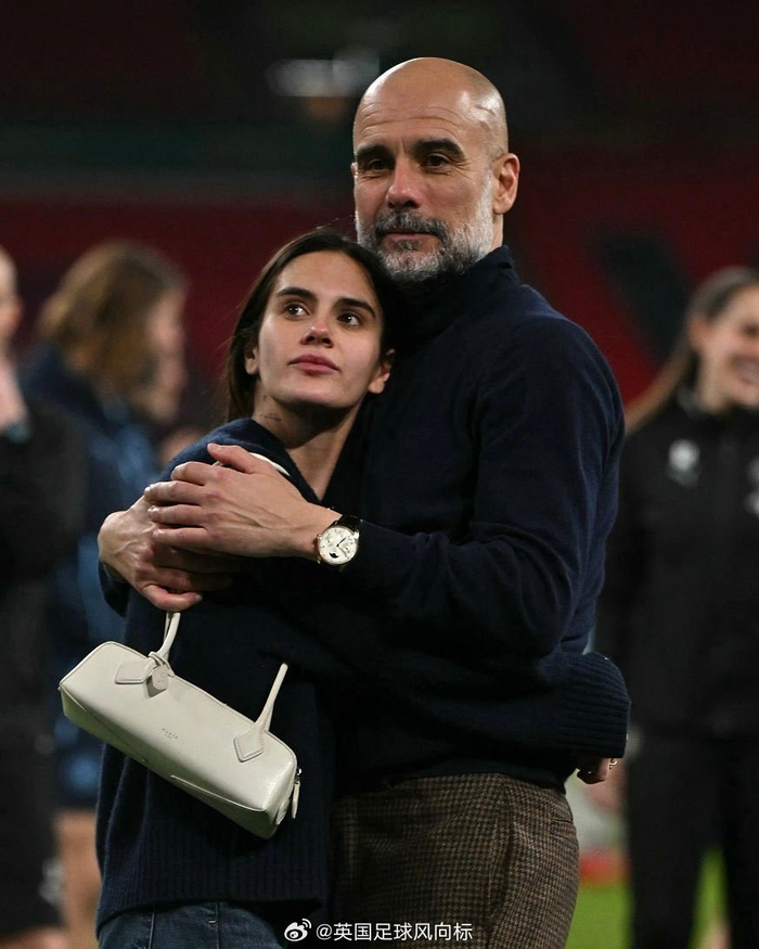 瓜迪奥拉携女亲临现场见证曼城联赛杯夺冠时刻