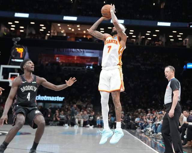 老鹰狂胜篮网取四连胜 阵容深度成制胜关键