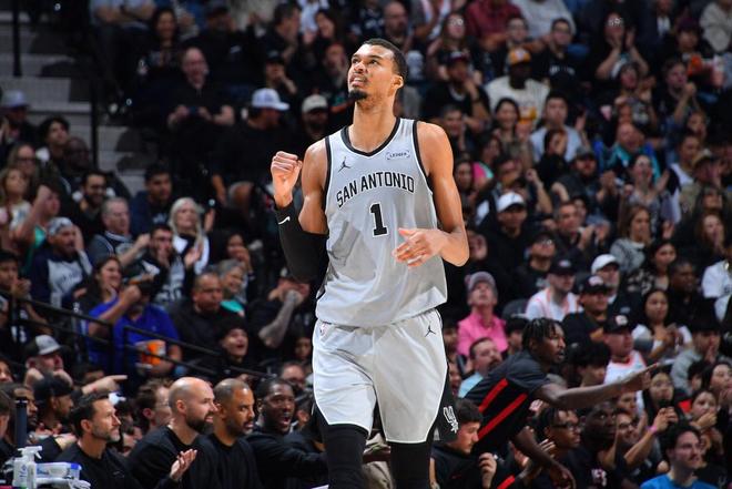 马刺力克火箭包揽西部四大奖项成德州新王