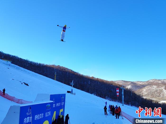 齐广璞斩获全国自由式滑雪空中技巧锦标赛冠军